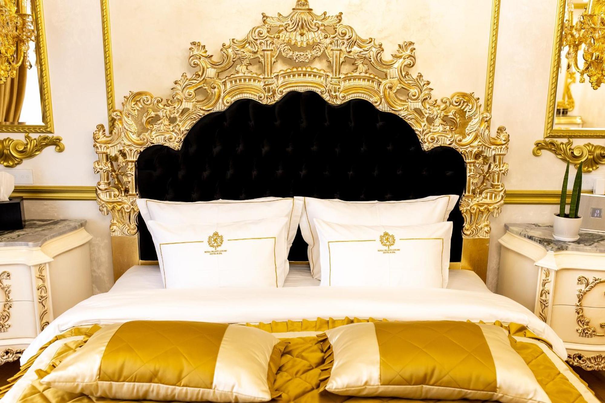 Royal Palace Luxury Hotel And Spa Khmelʼnytsʼkyy Стая снимка