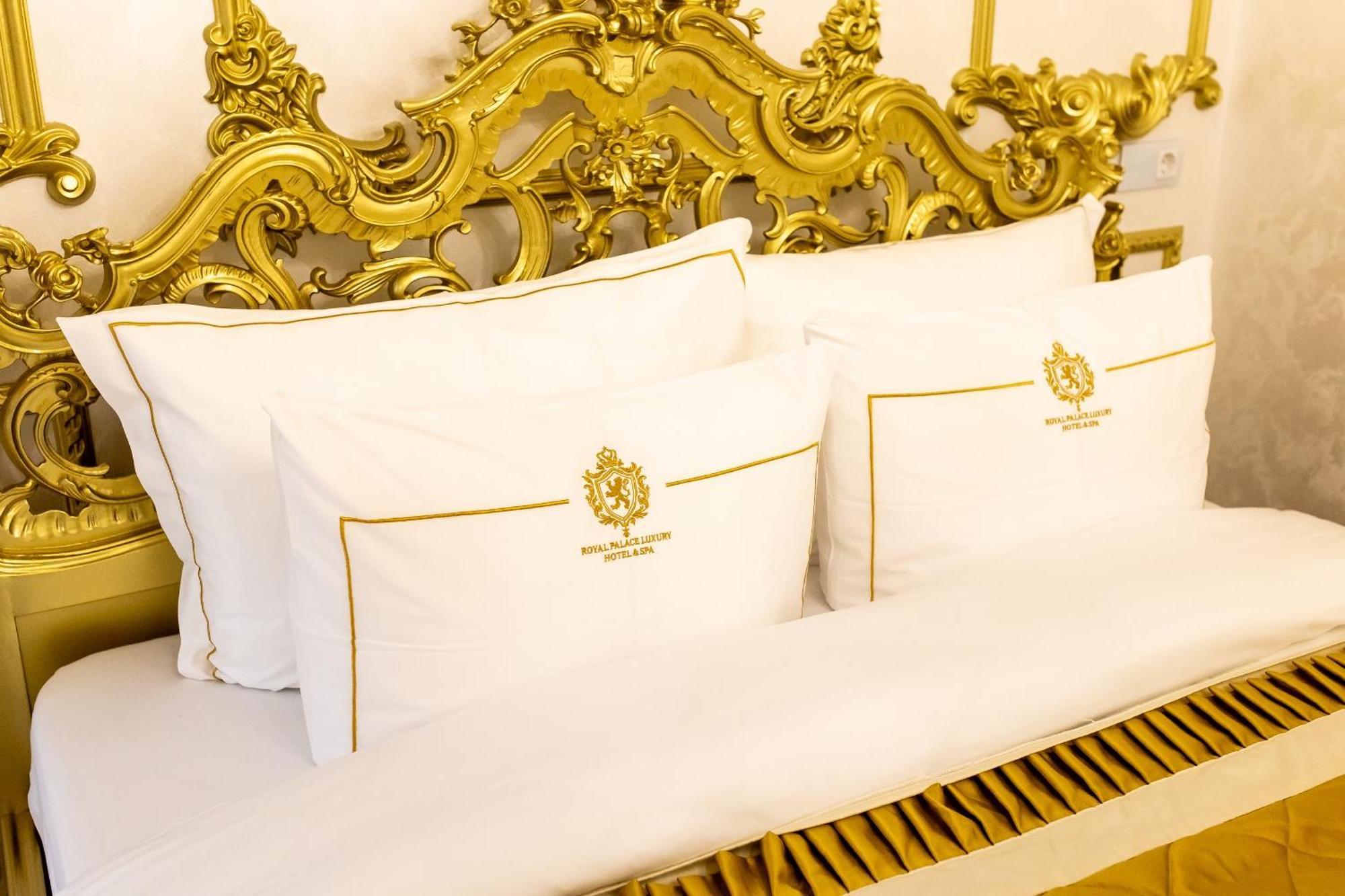Royal Palace Luxury Hotel And Spa Khmelʼnytsʼkyy Стая снимка