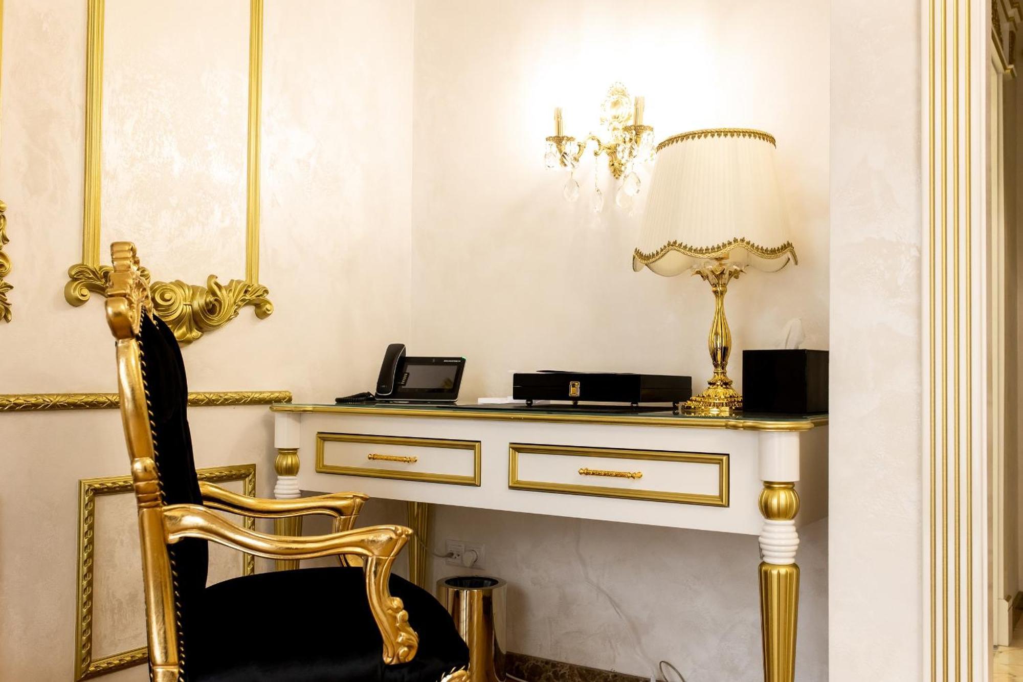 Royal Palace Luxury Hotel And Spa Khmelʼnytsʼkyy Стая снимка