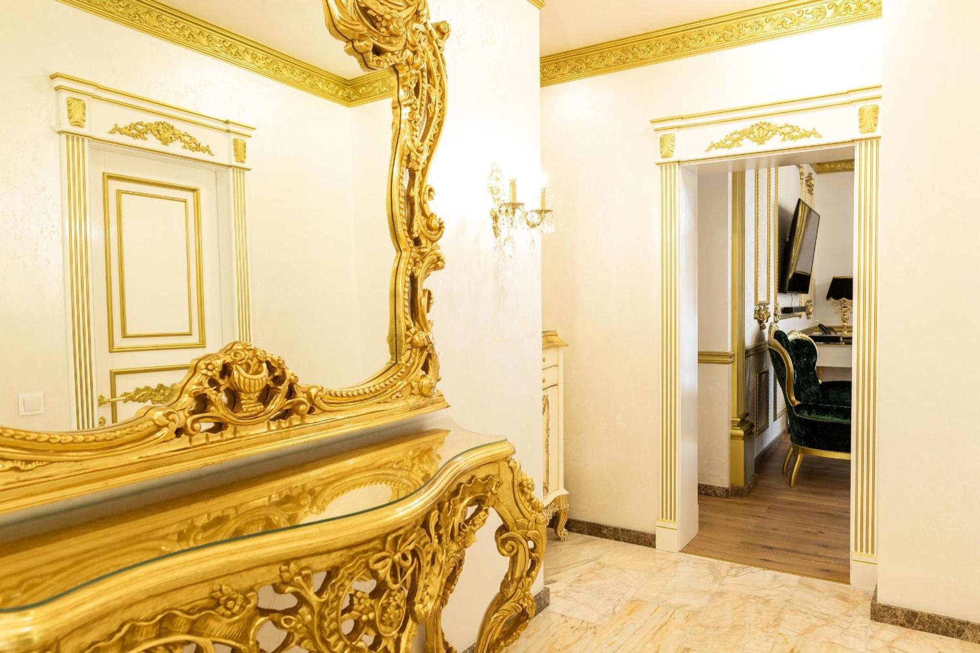 Royal Palace Luxury Hotel And Spa Khmelʼnytsʼkyy Стая снимка
